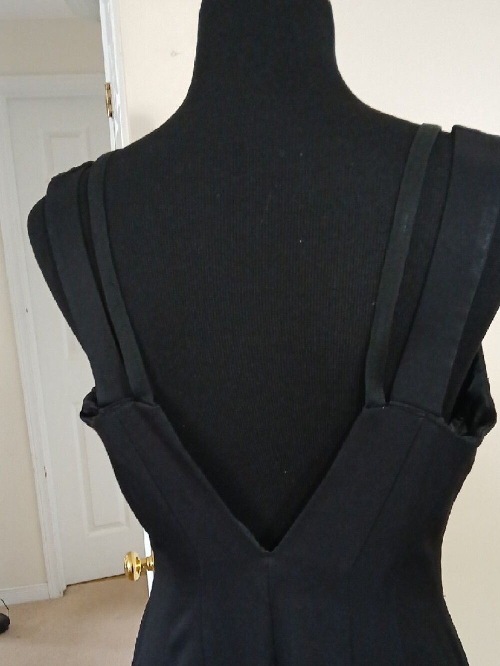 Vintage Joseph Ribkoff Black Sleeveless Midi Dress with V-Detail - Picture 6 of 16